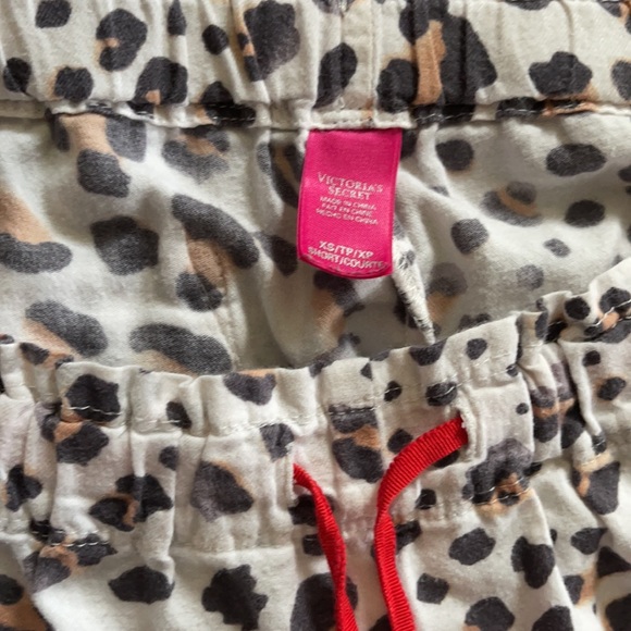 PJ set Victoria’s Secret Leopard - Picture 7 of 8